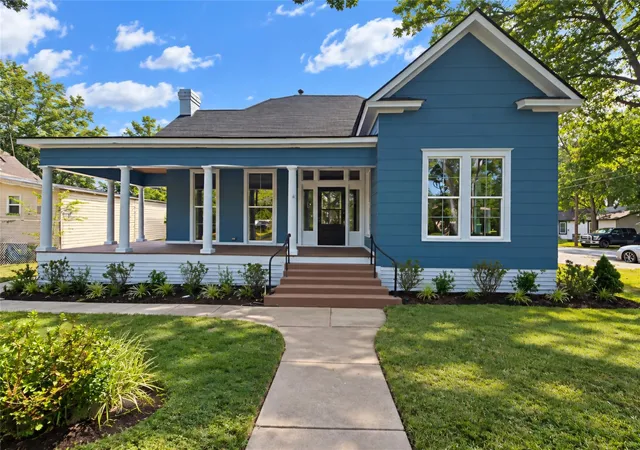 Photo 1 of Single family home for sale at 501 E State St, Eagle Lake, TX 77434 | MLS# 10904205 | Listing updated on 2026-10-08