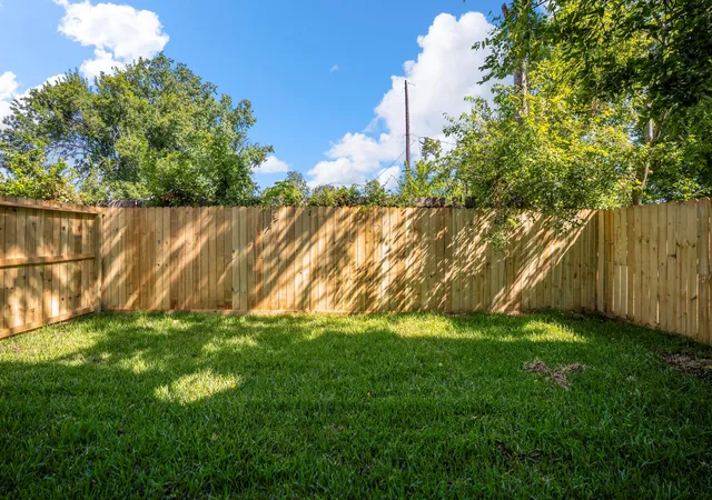 Photo 3 of Single family home for sale at 4201 Oats St #B, Houston, TX 77020 | MLS# 76006575 | Listing updated on 2026-09-11