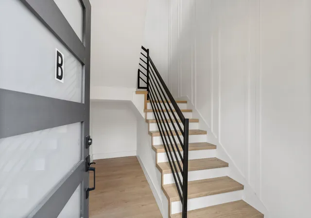 Listing Photo 4 - Condo for sale in building located at 7321 Laura Koppe Rd, Houston, TX 77028