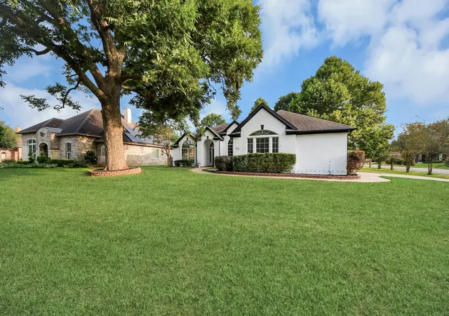 Photo 4 of Single family home for sale at 33206 Whitley Ct, Fulshear, TX 77441 | MLS# 61777264 | Listing updated on 2026-10-04