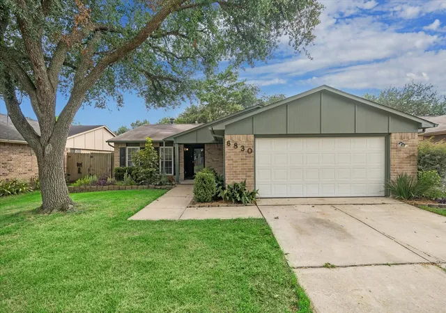 Photo 1 of Single family home for sale at 6830 Pickett Dr, Richmond, TX 77469 | MLS# 10471576 | Listing updated on 2026-09-15