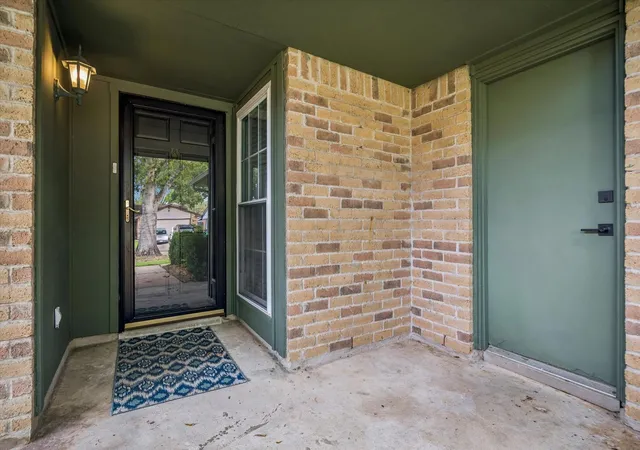 Photo 3 of Single family home for sale at 6830 Pickett Dr, Richmond, TX 77469 | MLS# 10471576 | Listing updated on 2026-09-15