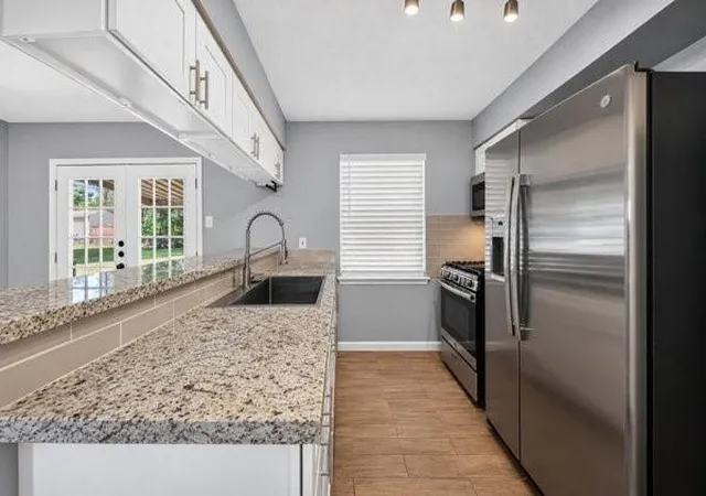 Photo 4 of Single family home for sale at 201 Inwood Ln, Highlands, TX 77562 | MLS# 41604873 | Listing updated on 2026-09-24