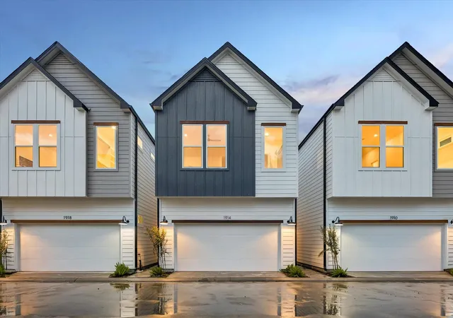 Single family home for sale at 1914 Luna Woods Ln, Houston, TX 77055 | MLS# 15263917