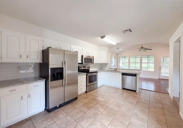 Photo 2 of Single family home for sale at 1119 Coe Rd, Pinehurst, TX 77362 | MLS# 72338087 | Listing updated on 2026-10-08