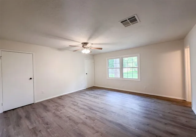 Photo 3 of Single family home for sale at 1119 Coe Rd, Pinehurst, TX 77362 | MLS# 72338087 | Listing updated on 2026-10-08