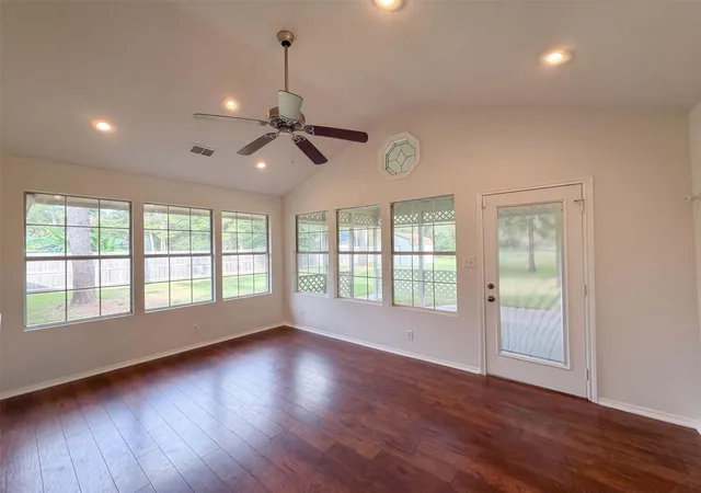 Photo 4 of Single family home for sale at 1119 Coe Rd, Pinehurst, TX 77362 | MLS# 72338087 | Listing updated on 2026-10-08