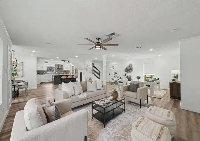 Photo 1 of Single family home for sale at 2807 Durban Dr, Houston, TX 77043 | MLS# 82005321 | Listing updated on 2026-09-19