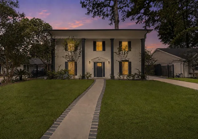 Photo 2 of Single family home for sale at 2807 Durban Dr, Houston, TX 77043 | MLS# 82005321 | Listing updated on 2026-09-19
