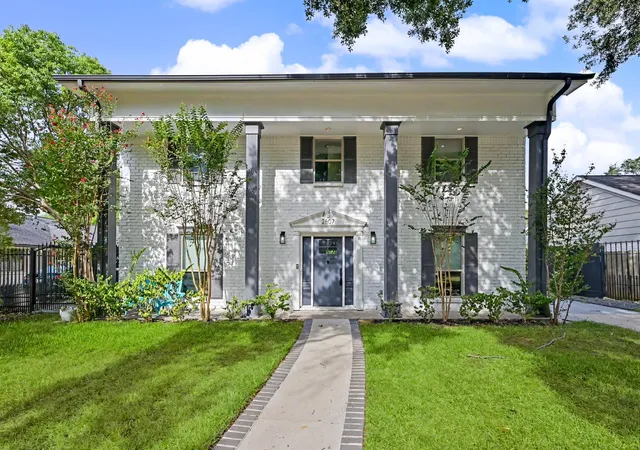 Photo 3 of Single family home for sale at 2807 Durban Dr, Houston, TX 77043 | MLS# 82005321 | Listing updated on 2026-09-19