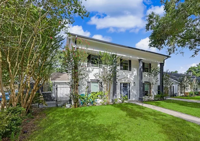 Photo 3 of Single family home for sale at 2807 Durban Dr, Houston, TX 77043 | MLS# 82005321 | Listing updated on 2026-09-19