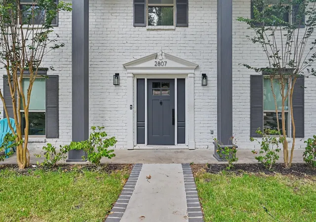Photo 4 of Single family home for sale at 2807 Durban Dr, Houston, TX 77043 | MLS# 82005321 | Listing updated on 2026-09-19