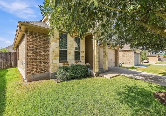 Photo 3 of Single family home for sale at 4142 Shallow Crk Loop, College Station, TX 77845 | MLS# 63428560 | Listing updated on 2026-09-20