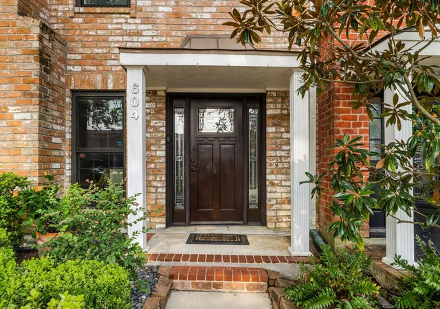 Photo 2 of Condo for sale at 604 Augusta Dr #604, Houston, TX 77057 | MLS# 42352081 | Listing updated on 2026-09-02