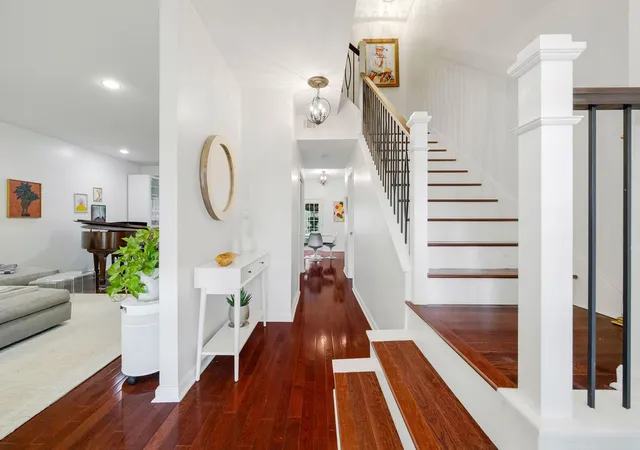 Photo 3 of Condo for sale at 604 Augusta Dr #604, Houston, TX 77057 | MLS# 42352081 | Listing updated on 2026-09-02