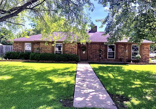 Photo 1 of Single family home for sale at 6104 Fox Ridge Dr, Angleton, TX 77515 | MLS# 16179716 | Listing updated on 2026-09-14
