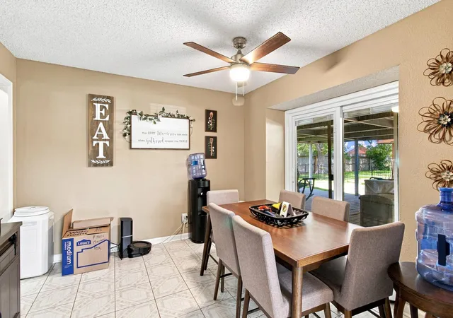 Photo 4 of Single family home for sale at 6104 Fox Ridge Dr, Angleton, TX 77515 | MLS# 16179716 | Listing updated on 2026-09-14