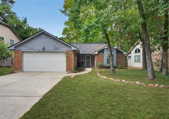 Photo 1 of Single family home for sale at 28 S Rain Forest Ct, Spring, TX 77380 | MLS# 9857421 | Listing updated on 2026-10-08