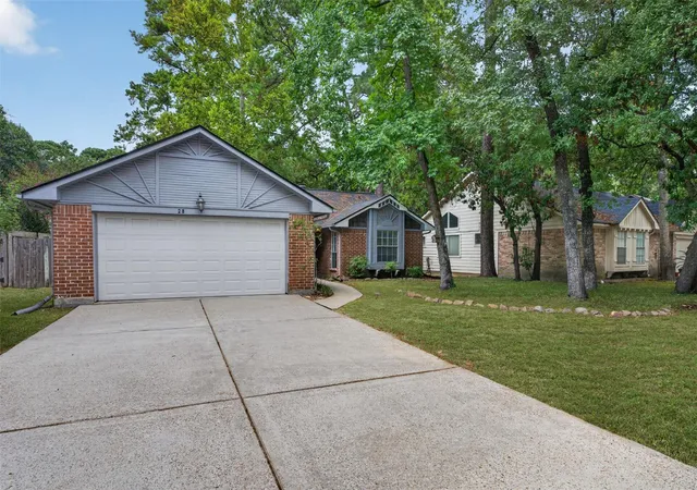 Photo 2 of Single family home for sale at 28 S Rain Forest Ct, Spring, TX 77380 | MLS# 9857421 | Listing updated on 2026-10-08