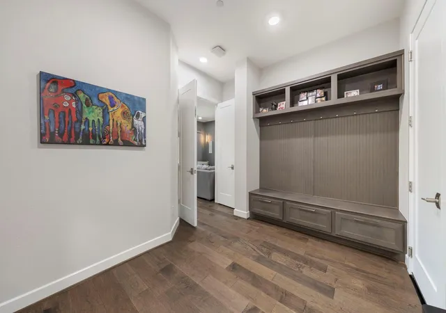 Photo 3 of Sale Pending at 111 Vue Point Pl, Spring, TX 77380 | MLS# 67544022 | Listing updated on 2026-10-02