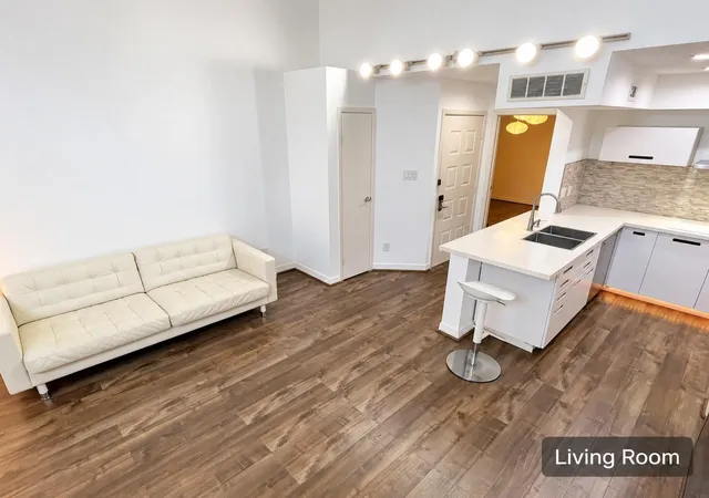 Photo 3 of Condo for sale at 10855 Meadowglen Ln #1128, Houston, TX 77042 | MLS# 36254167 | Listing updated on 2026-09-17