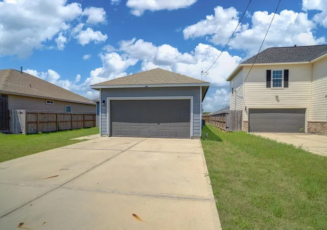 Photo 3 of Single family home for sale at 66 County Rd 5102c, Cleveland, TX 77327 | MLS# 85105500 | Listing updated on 2026-09-02