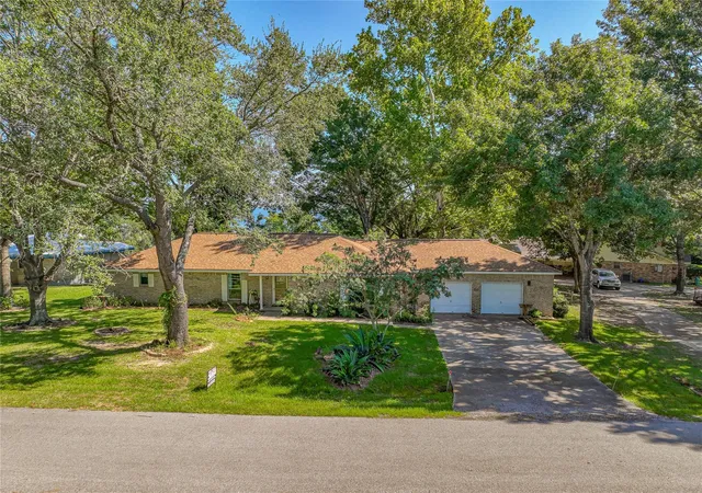 Photo 2 of Single family home for sale at 20 Valley Dr, Coldspring, TX 77331 | MLS# 4863141 | Listing updated on 2026-09-17