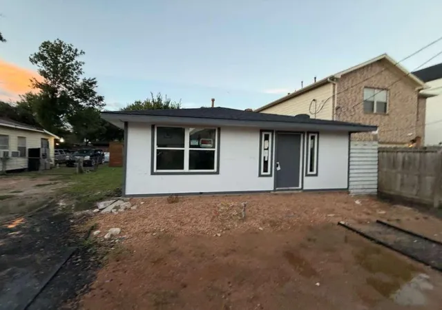 Photo 1 of Single family home for sale at 820 E 38th Street, Houston, TX 77022 | MLS# 84117749 | Listing updated on 2026-09-15