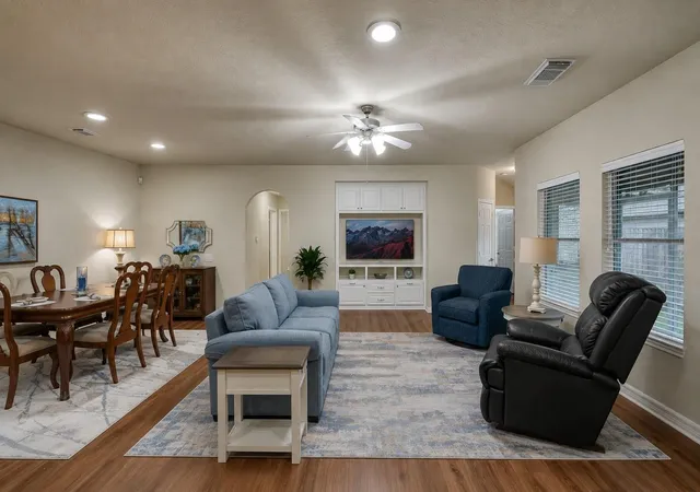 Photo 3 of Townhouse for sale at 26 Greenwich Pl, Conroe, TX 77384 | MLS# 92117183 | Listing updated on 2026-09-21