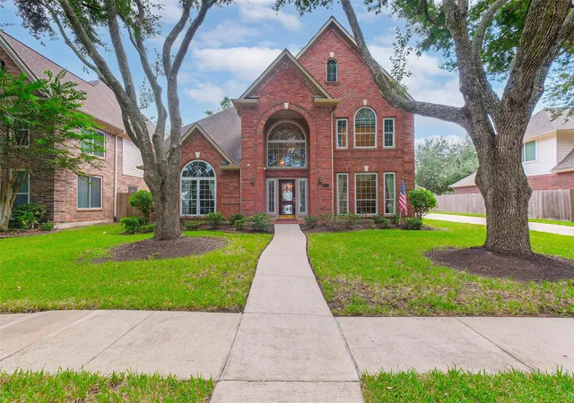 Photo 1 of Single family home for sale at 633 Clarenda Fls Dr, Sugar Land, TX 77479 | MLS# 93738835 | Listing updated on 2026-09-19