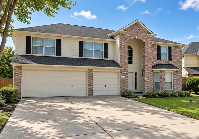 Photo 3 of Sale Pending at 1870 Courtside Pl Dr, Missouri City, TX 77489 | MLS# 68607349 | Listing updated on 2026-09-16