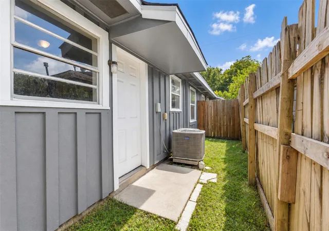 Multi family home for sale at 6822 Weston St, Houston, TX 77021 | MLS# 90601902
