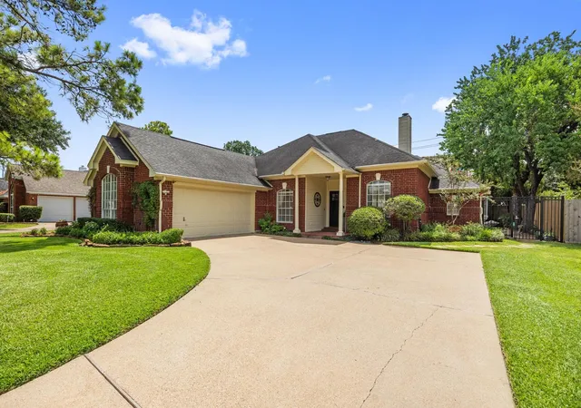 Photo 2 of Sale Pending at 13119 Wickersham Ln, Houston, TX 77077 | MLS# 10860192 | Listing updated on 2026-10-11