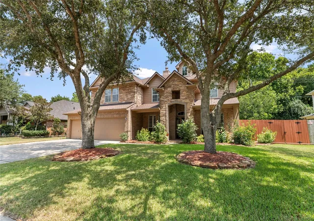 Photo 3 of Single family home for sale at 3007 Macoma Ave, Pearland, TX 77581 | MLS# 66601609 | Listing updated on 2026-09-16
