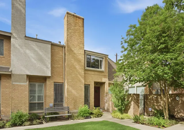 Townhouse for sale at 12625 Memorial Dr #51, Houston, TX 77024 | MLS# 41306458