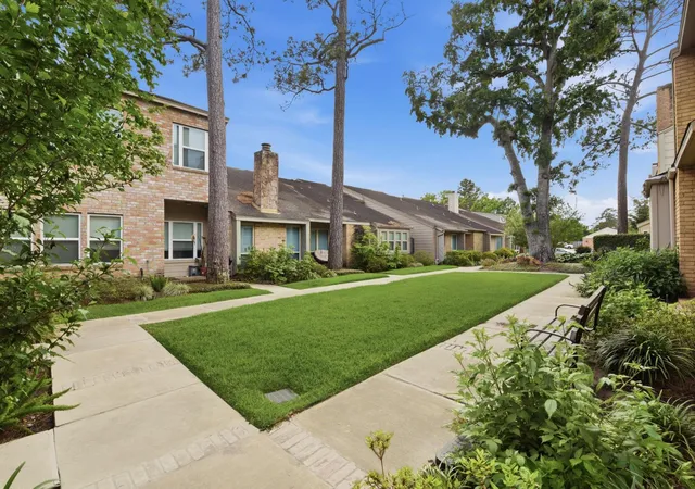 Photo 3 of Townhouse for sale at 12625 Memorial Dr #51, Houston, TX 77024 | MLS# 41306458 | Listing updated on 2026-09-24