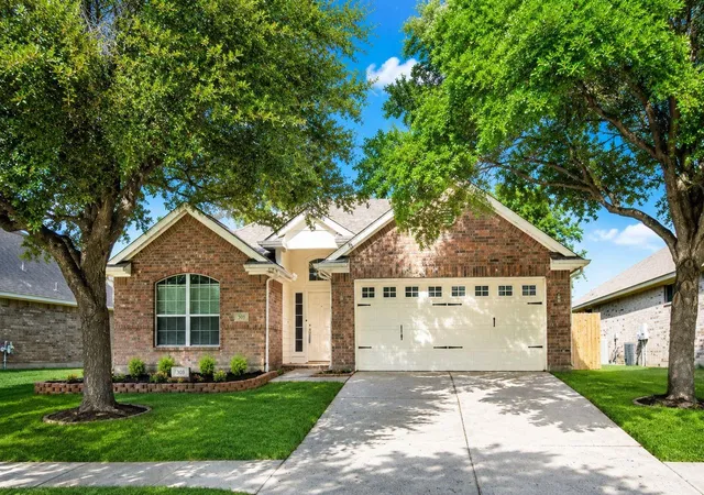 Photo 3 of Single family home for sale at 303 Burris Park Dr, Spring, TX 77373 | MLS# 27109457 | Listing updated on 2026-09-27