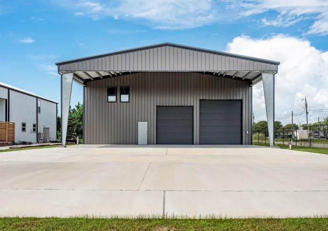 Photo 2 of Single family home for sale at 14 Connelley Ln, Port O Connor, TX 77982 | MLS# 20458648 | Listing updated on 2026-09-12