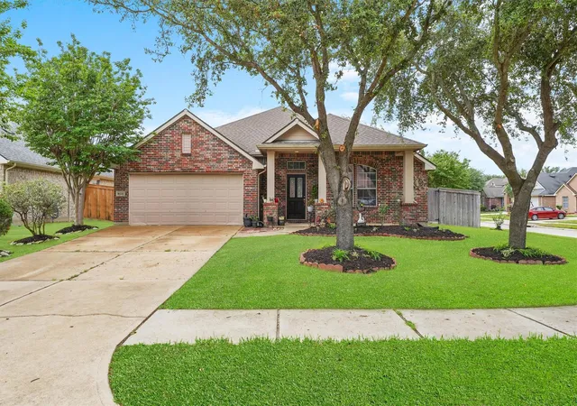 Photo 2 of Single family home for sale at 16219 Wilmington Park Ln, Houston, TX 77084 | MLS# 74009231 | Listing updated on 2026-09-11