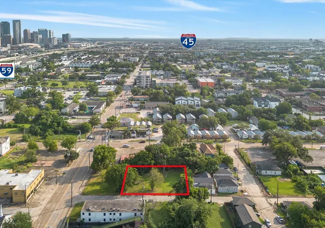 Photo 2 of Land for sale at 2411 Berry St, Houston, TX 77004 | MLS# 88776123 | Listing updated on 2026-09-08