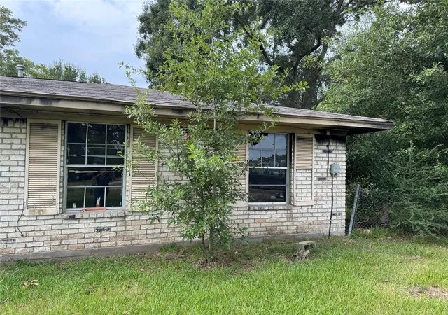 Photo 3 of Single family home for sale at 206 Sunset Hts Ave, Dayton, TX 77535 | MLS# 37077788 | Listing updated on 2026-09-20