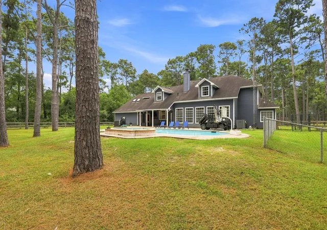 Photo 4 of Sale Pending at 7210 Pine Dr, Alvin, TX 77511 | MLS# 5034754 | Listing updated on 2026-09-28