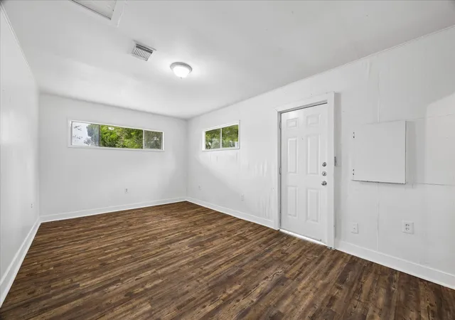 Photo 4 of Single family home for sale at 8607 Rockford Dr, Houston, TX 77033 | MLS# 84638303 | Listing updated on 2026-09-09