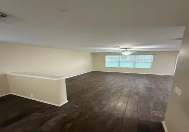 Photo 4 of Single family home for sale at 14927 Sugar Crystal Ct, Sugar Land, TX 77498 | MLS# 10858675 | Listing updated on 2026-09-12