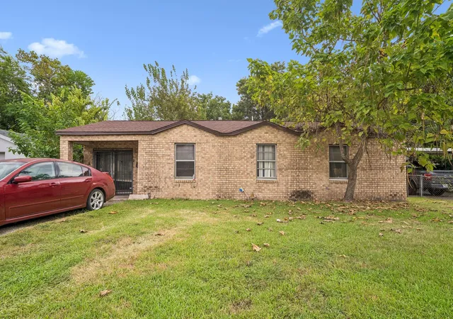 Photo 1 of Single family home for sale at 3924 Majestic St, Houston, TX 77026 | MLS# 69091888 | Listing updated on 2026-09-11
