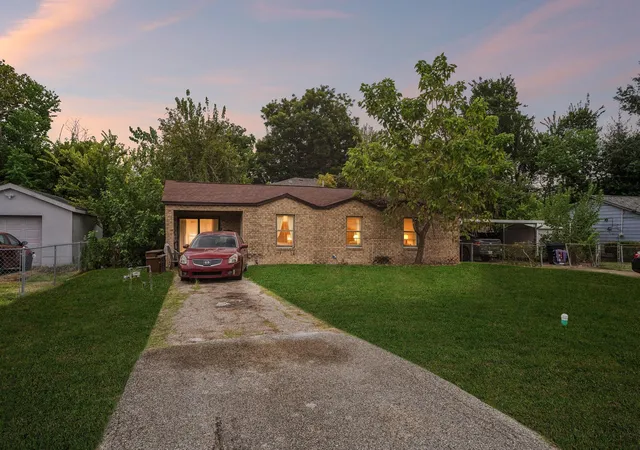 Photo 2 of Single family home for sale at 3924 Majestic St, Houston, TX 77026 | MLS# 69091888 | Listing updated on 2026-09-11