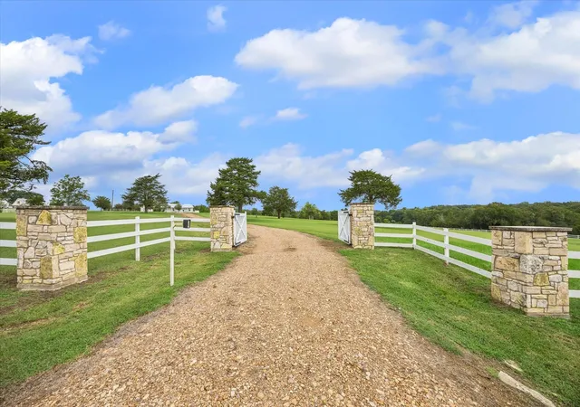 Photo 3 of Sale Pending at 2962 Pleasant Hl Ln, Chappell Hill, TX 77426 | MLS# 31409336 | Listing updated on 2026-09-13