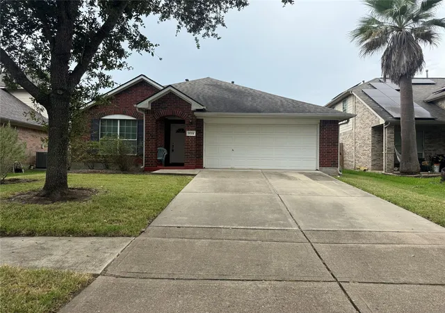 Photo 1 of Single family home for sale at 5724 Montclair Hl Ln, Rosharon, TX 77583 | MLS# 66241247 | Listing updated on 2026-10-07