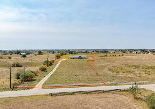 Photo 1 of Single family home for sale at 487 County Rd 301, Shiner, TX 77984 | MLS# 57053156 | Listing updated on 2026-09-02