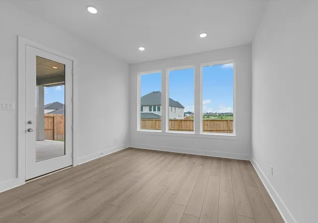 Photo 4 of Sale Pending at 8006 Sunny Ridge Dr, Fulshear, TX 77441 | MLS# 5985814 | Listing updated on 2026-09-02